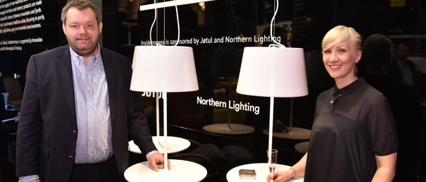 Bildet: Kristin Schanche fra Hareide Design (t.h) er en av designerne som har fått sine ideer realisert gjennom Northern Lightning.  Hun er representert på messa med «Illusjon»