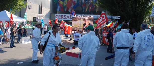 Cersaie møtt av rasende demonstranter