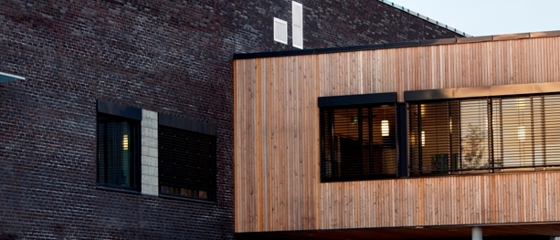 Kongen inntar Halden fengsel