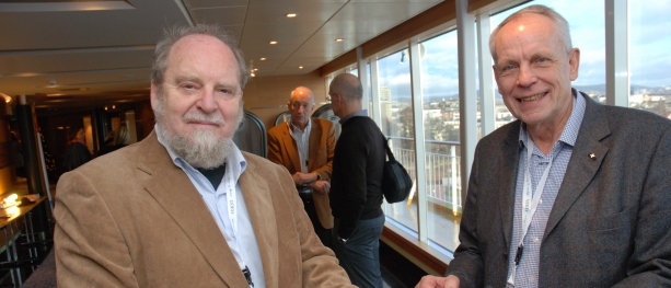 Bildet: Ole Daniel Enersen (t.v) ble hedret av hele VVS-miljøet i regi av Kai Hollstedt i Vekst.