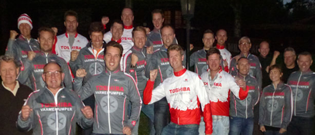 Team Toshiba tråkket til