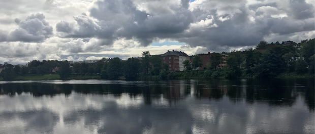 Nå bores det langs Nidelva