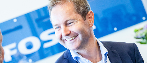 Grundfos tettere på kundene