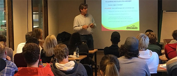 Høyskolestudenter på Olimb-besøk