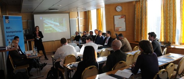 Bildet: Fra pressekonferansen etter plenumsgjennomgangen. (Foto: RIF)