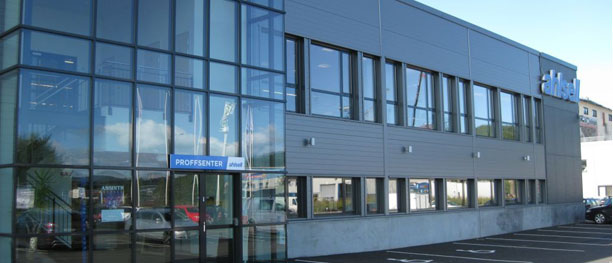 Åpner nytt proffsenter