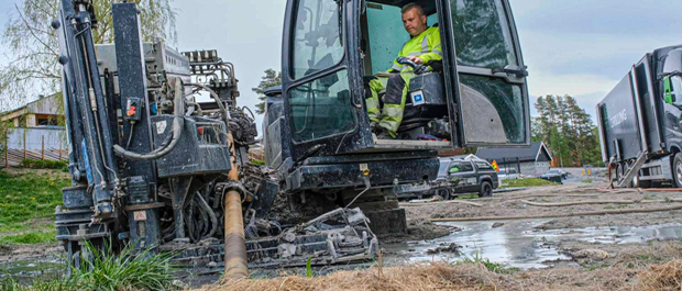 Har trukket fem kilometer vann og avløp med styrt boring