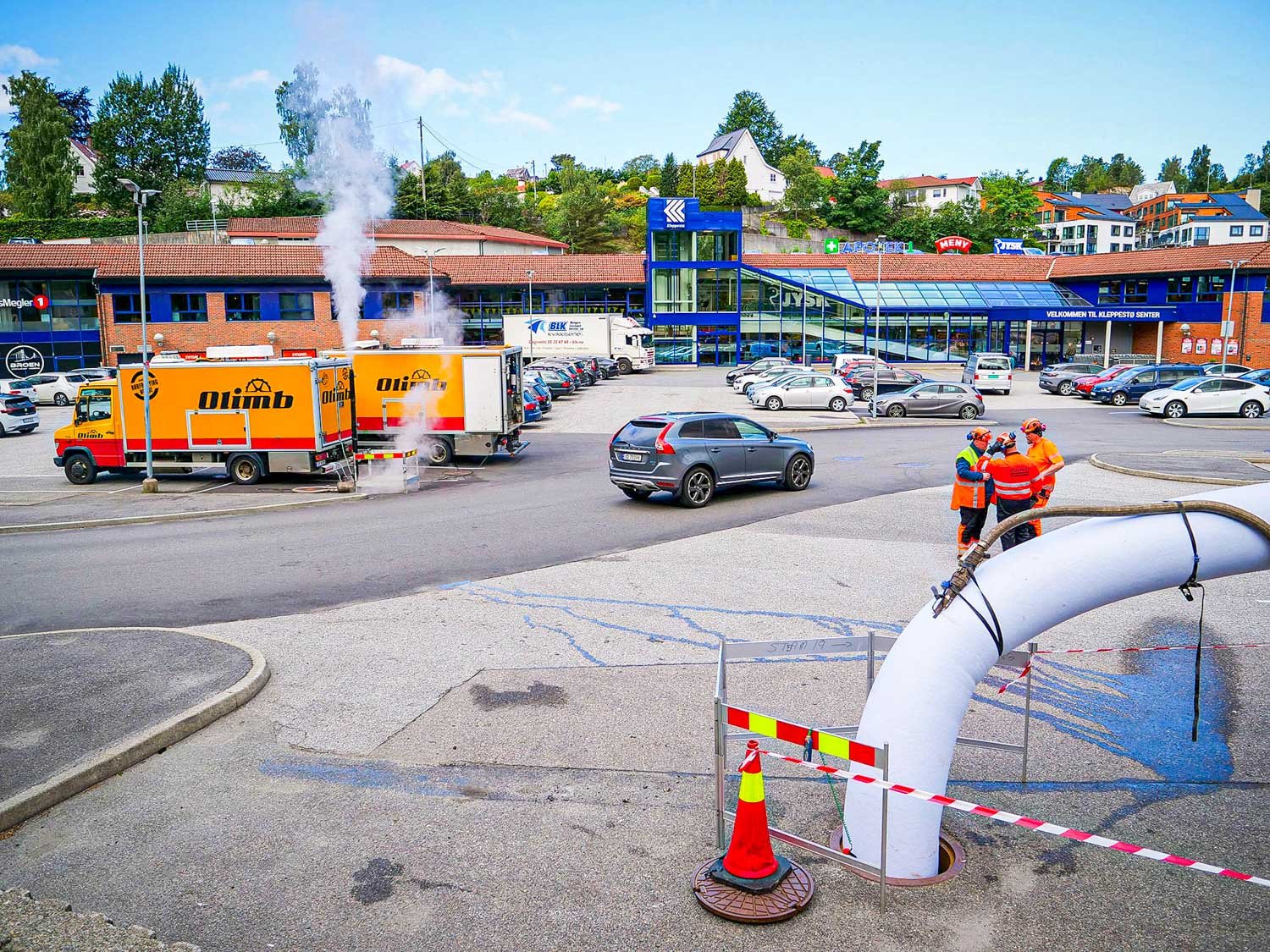 Installasjon av avløpsstrømpe ved Kleppestø senter, Askøy