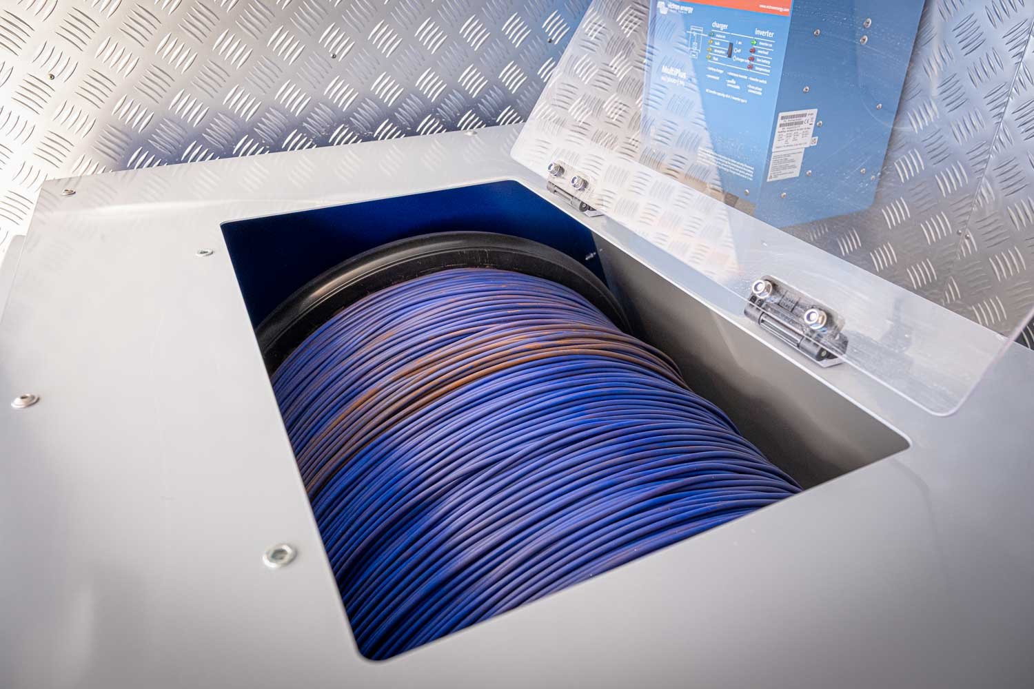 Slik ser 2500 meter fiberkabel ut. Her er ingen rekkeviddeangst. (Foto: Jørn Søderholm)