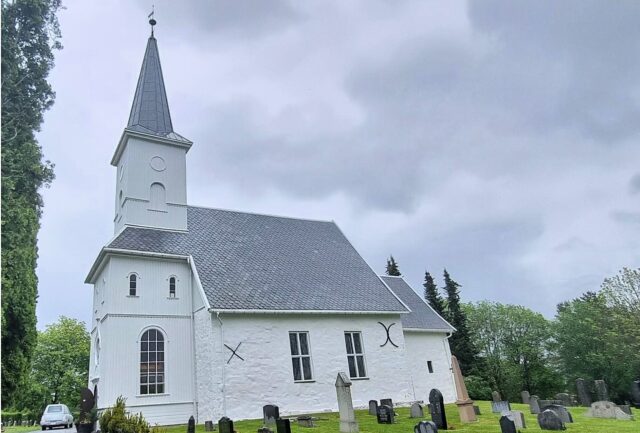 Utlyser entreprise på VA-tilførsel for sprinkling av Lørenskog kirke