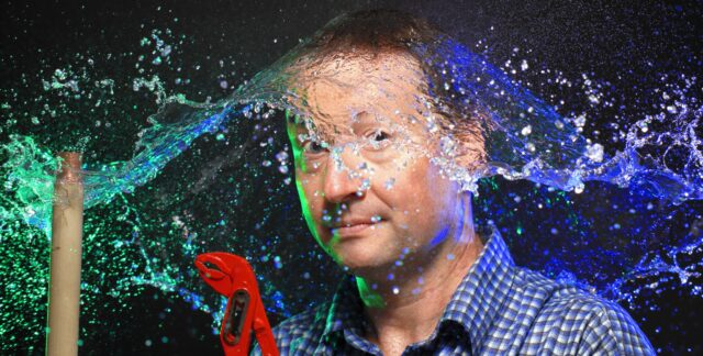 Koblet vaskemaskin til hageslange – dømt til å betale én million etter vannskade