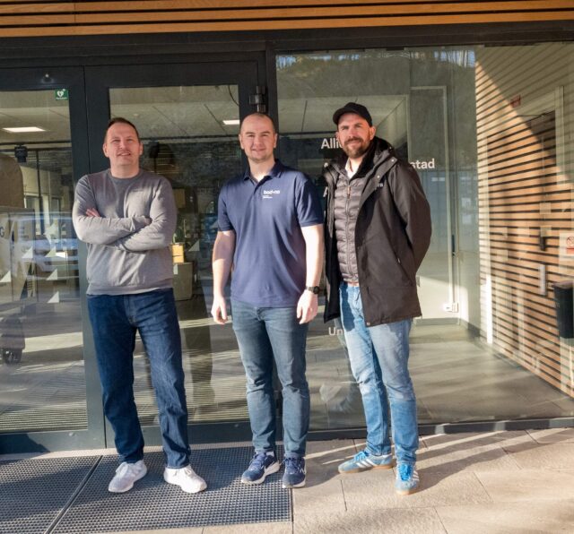 Samler produkt, netthandel og håndverk i «Det komplette bad»