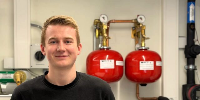 Rørlegger Eskil bygger på verktøykassa med lederansvar
