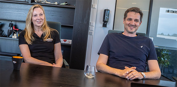 Nina Pettersen, daglig leder i Pretec og Mikael Tangen, dokumentasjonskoordinator i Pretec.