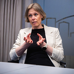 Wenche Holtet-Lid - Markedssjef BAE-næringen i Byggtjeneste. Wenche Holtet-Lid - Markedssjef BAE-næringen i Byggtjeneste.